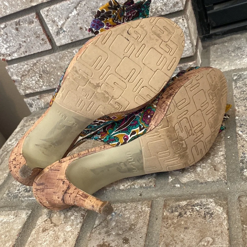unisa paisley sling back heels with cork heel size 6.5